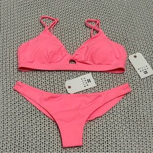 NWT Billabong Sol Searcher Coral Pink Bikini Set - Large Top / Medium Bottoms